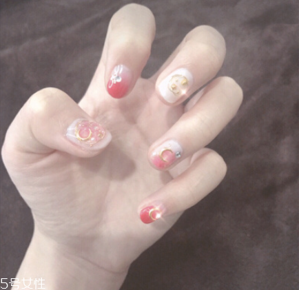 2022美甲流行色顯手白 推薦這四大色 2022美甲流行色顯手白 推薦這四大色