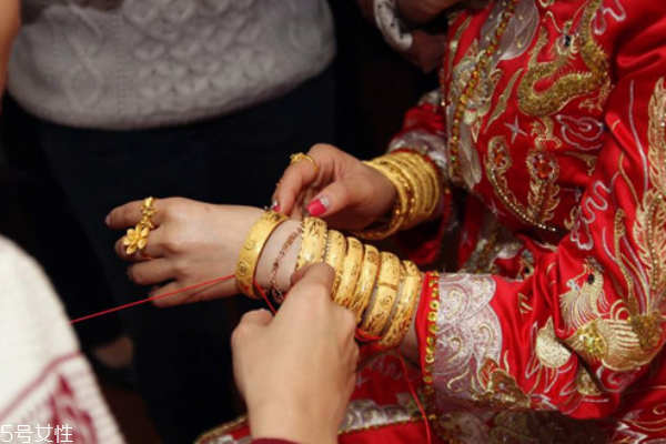 結(jié)婚三金必須買黃金嗎 黃金寓意更好 結(jié)婚三金必須買黃金嗎 黃金寓意更好