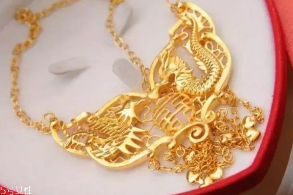 結(jié)婚三金什么牌子好 認準大牌黃金 結(jié)婚三金什么牌子好 認準大牌黃金