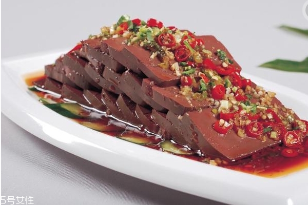 豬血為什么煮了發(fā)綠 2個(gè)原因?qū)е? alt=