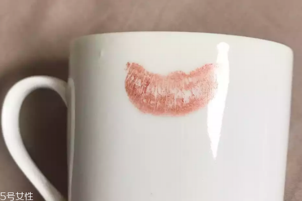 露華濃225適合黑皮嗎 黑皮白皮大黃皮都適合 露華濃225適合黑皮嗎 黑皮白皮大黃皮都適合