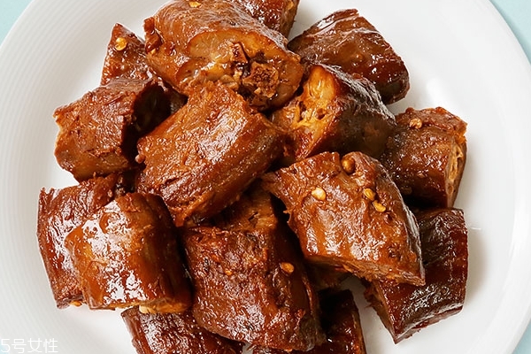 鴨脖是論斤賣嗎 每個(gè)店不一樣 鴨脖是論斤賣嗎 每個(gè)店不一樣