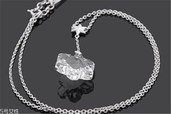 銀項鏈可以用水洗嗎 不要長期碰水 銀項鏈可以用水洗嗎 不要長期碰水