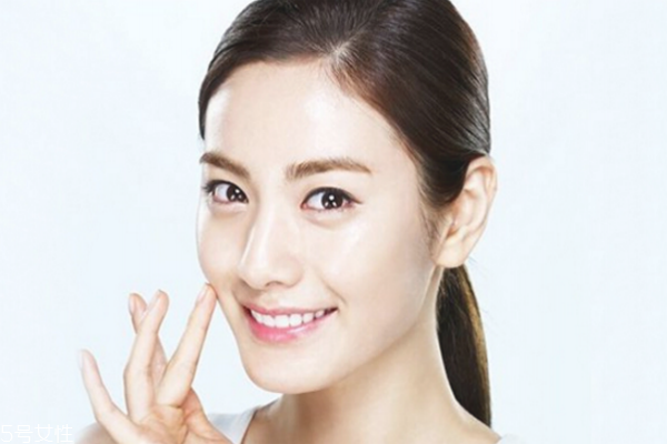 夏天用什么氣墊不脫妝 這樣讓氣墊更自然更持久 夏天用什么氣墊不脫妝 這樣讓氣墊更自然更持久