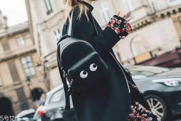 雙肩包帶子怎么穿 包你輕松學會 雙肩包帶子怎么穿 包你輕松學會