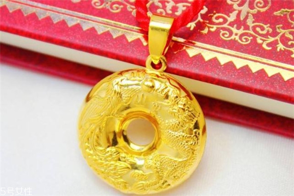 黃金平安扣有什么寓意 代表美好的祝福 黃金平安扣有什么寓意 代表美好的祝福