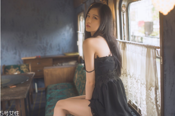 卡粉什么意思 妝后卡粉就怪它 卡粉什么意思 妝后卡粉就怪它