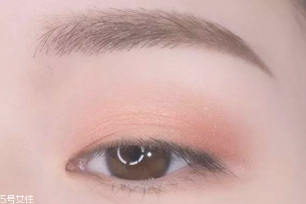 怎么化妝不會掉妝 不暈妝的小技巧 怎么化妝不會掉妝 不暈妝的小技巧