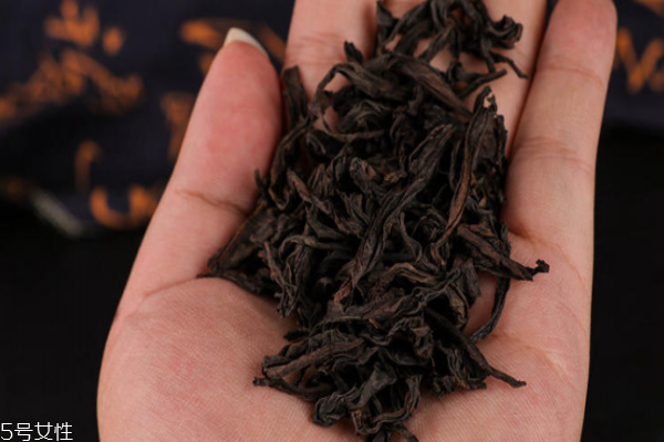 大紅袍茶葉形狀圖片 真假對比圖 大紅袍茶葉形狀圖片 真假對比圖