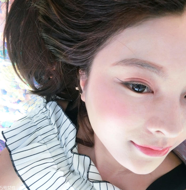 nars腮紅哪個(gè)顏色好看 日常妝不能缺少這3個(gè)色 nars腮紅哪個(gè)顏色好看 日常妝不能缺少這3個(gè)色