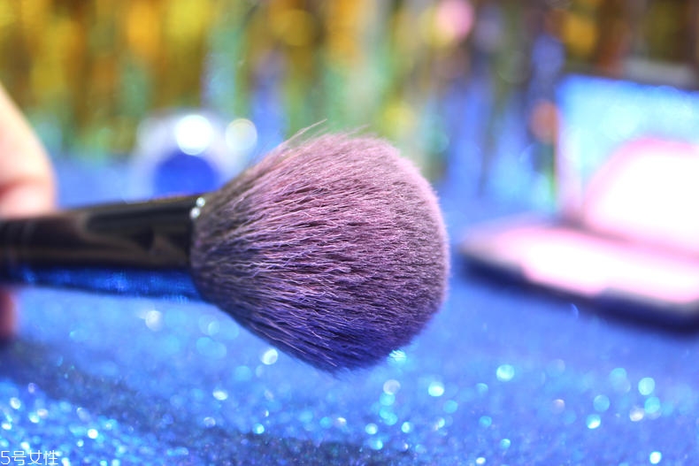 nars腮紅哪個(gè)顏色好看 日常妝不能缺少這3個(gè)色 nars腮紅哪個(gè)顏色好看 日常妝不能缺少這3個(gè)色