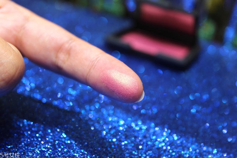 nars腮紅哪個(gè)顏色好看 日常妝不能缺少這3個(gè)色 nars腮紅哪個(gè)顏色好看 日常妝不能缺少這3個(gè)色