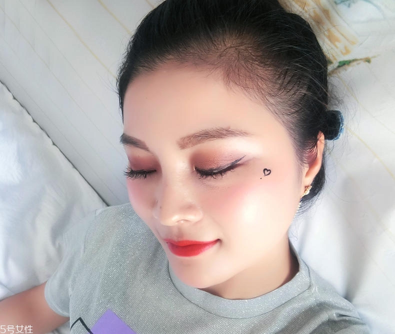 nars腮紅哪個(gè)顏色好看 日常妝不能缺少這3個(gè)色 nars腮紅哪個(gè)顏色好看 日常妝不能缺少這3個(gè)色