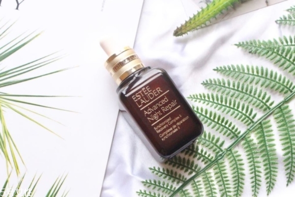 雅詩(shī)蘭黛小棕瓶精華這樣用才對(duì) 一起學(xué)起來(lái) 雅詩(shī)蘭黛小棕瓶精華這樣用才對(duì) 一起學(xué)起來(lái)