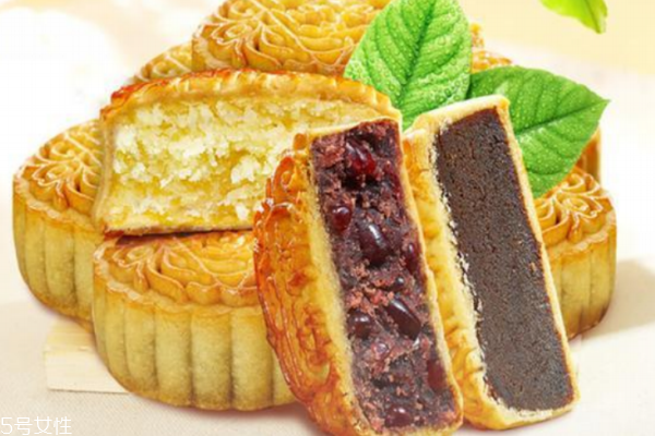 月餅?zāi)膫€(gè)牌子好吃 親測(cè)4款奇葩口味的月餅 月餅?zāi)膫€(gè)牌子好吃 親測(cè)4款奇葩口味的月餅