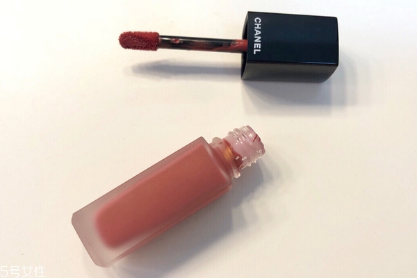 香奈兒唇釉196多少錢 香奈兒唇釉196專柜價(jià)格 香奈兒唇釉196多少錢 香奈兒唇釉196專柜價(jià)格