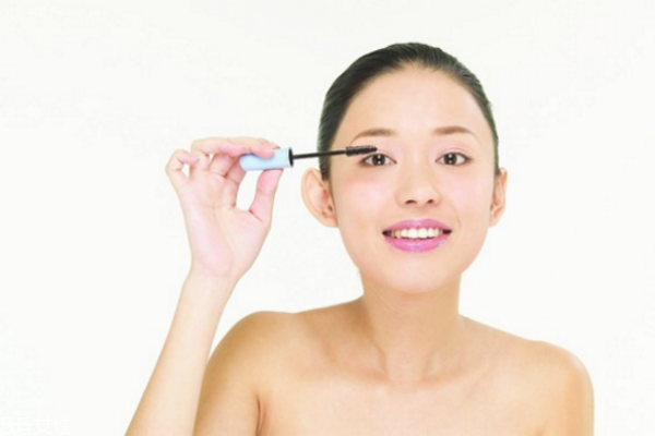 單眼皮怎么變成雙的 單眼皮眼妝畫法步驟 單眼皮怎么變成雙的 單眼皮眼妝畫法步驟