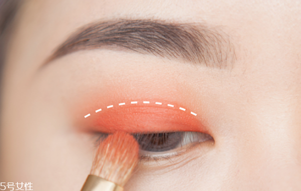 單色眼影怎么用 單色眼影的畫法步驟圖 單色眼影怎么用 單色眼影的畫法步驟圖