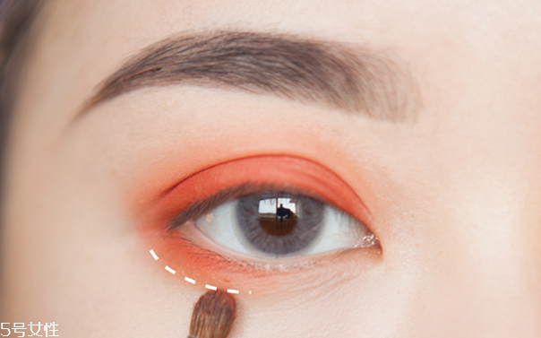 單色眼影怎么用 單色眼影的畫法步驟圖 單色眼影怎么用 單色眼影的畫法步驟圖