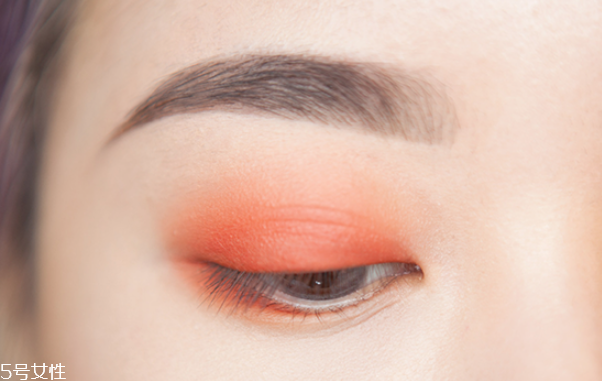 單色眼影怎么用 單色眼影的畫法步驟圖 單色眼影怎么用 單色眼影的畫法步驟圖