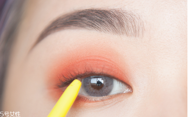 單色眼影怎么用 單色眼影的畫法步驟圖 單色眼影怎么用 單色眼影的畫法步驟圖