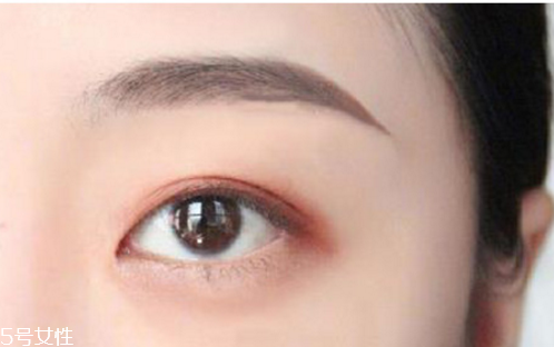 單色眼影怎么用 單色眼影的畫法步驟圖 單色眼影怎么用 單色眼影的畫法步驟圖