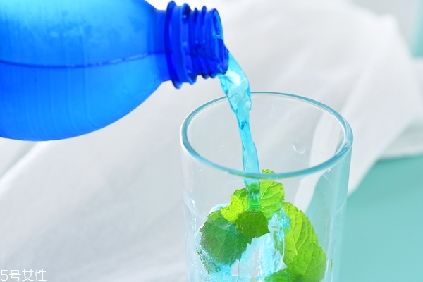 可樂為什么會上癮 咖啡因作怪 可樂為什么會上癮 咖啡因作怪