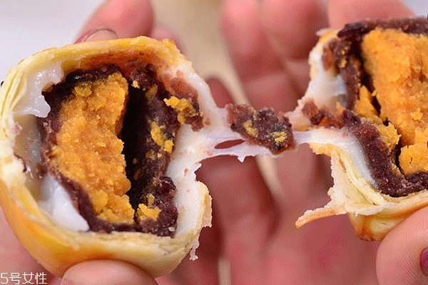 蛋黃月餅會上火嗎 適量吃就好 蛋黃月餅會上火嗎 適量吃就好