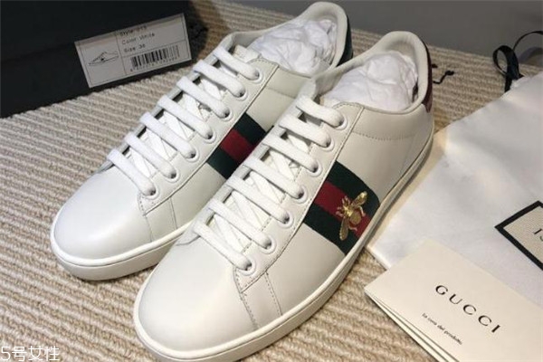 gucci蜜蜂小白鞋真假 辨別方法很簡單 gucci蜜蜂小白鞋真假 辨別方法很簡單