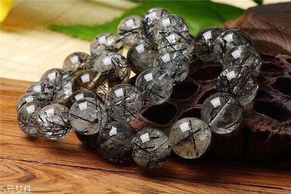 黑發(fā)晶什么人不能戴 這幾類人要當(dāng)心 黑發(fā)晶什么人不能戴 這幾類人要當(dāng)心