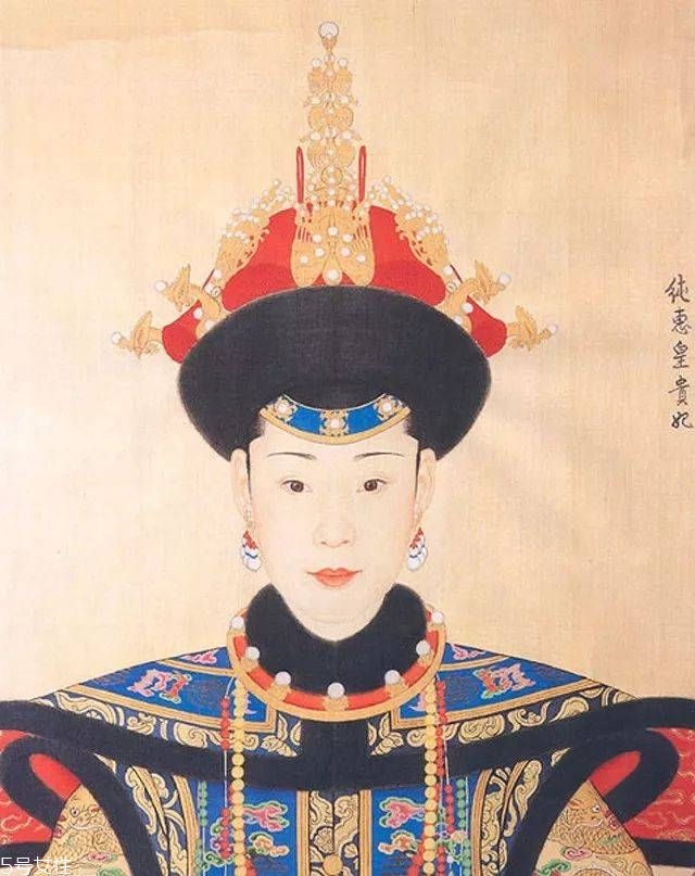 一耳三鉗什么時候戴 一耳三鉗是什么意思 一耳三鉗什么時候戴 一耳三鉗是什么意思