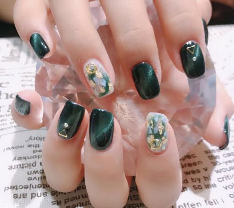 貓眼美甲怎么做法 3大色系秋冬貓眼美甲2018 貓眼美甲怎么做法 3大色系秋冬貓眼美甲2018