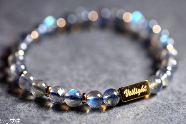 月光石的功效與作用 安撫情緒效果佳 月光石的功效與作用 安撫情緒效果佳