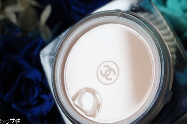 香奈兒粉底霜好用嗎 香奈兒奢華精粹滋養(yǎng)粉底霜色號 香奈兒粉底霜好用嗎 香奈兒奢華精粹滋養(yǎng)粉底霜色號