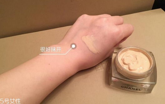 香奈兒粉底霜好用嗎 香奈兒奢華精粹滋養(yǎng)粉底霜色號 香奈兒粉底霜好用嗎 香奈兒奢華精粹滋養(yǎng)粉底霜色號