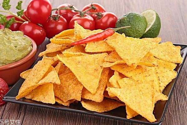 薯片沒(méi)氣能不能吃 要看薯片是否變質(zhì) 薯片沒(méi)氣能不能吃 要看薯片是否變質(zhì)