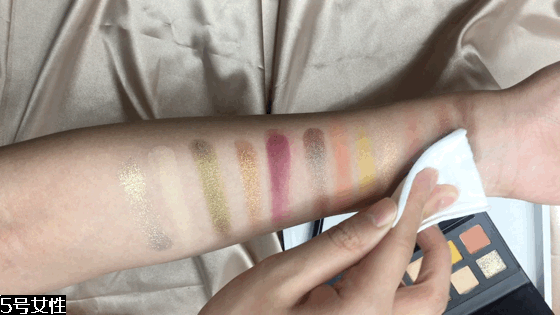 橘朵眼影到底怎么樣 眼影盤(pán)只能打三分 橘朵眼影到底怎么樣 眼影盤(pán)只能打三分