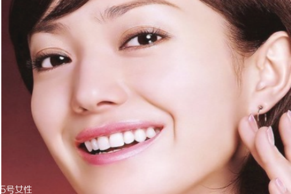 如何預(yù)防眼睛長(zhǎng)魚尾紋 讓年齡凍結(jié)在眼部 如何預(yù)防眼睛長(zhǎng)魚尾紋 讓年齡凍結(jié)在眼部