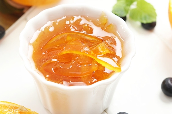 柚子茶熱水喝還是涼水 溫水是最好的 柚子茶熱水喝還是涼水 溫水是最好的