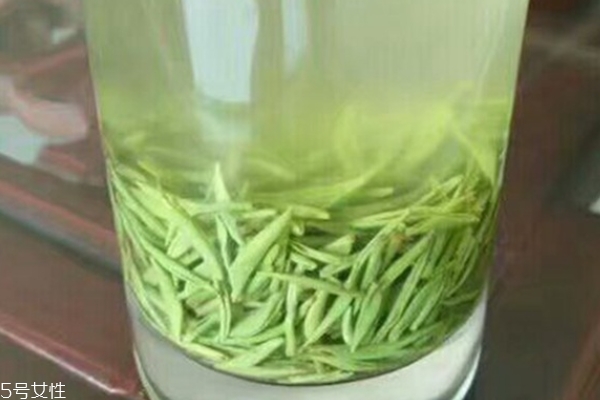 信陽毛尖有保質(zhì)期嗎 一般一年左右 信陽毛尖有保質(zhì)期嗎 一般一年左右