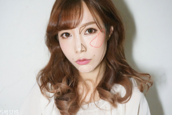 日系妝容的特點(diǎn)分解圖 日系大眼娃娃妝步驟 日系妝容的特點(diǎn)分解圖 日系大眼娃娃妝步驟