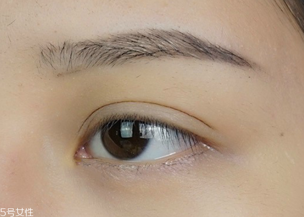 日系妝容的特點分解圖 日系大眼娃娃妝步驟 日系妝容的特點分解圖 日系大眼娃娃妝步驟