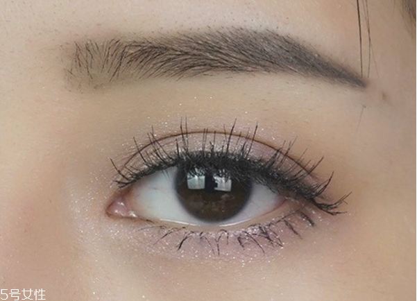 日系妝容的特點分解圖 日系大眼娃娃妝步驟 日系妝容的特點分解圖 日系大眼娃娃妝步驟