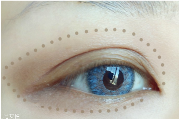 歐美妝容的步驟圖解 藍(lán)色煙熏妝讓你驚艷全場(chǎng) 歐美妝容的步驟圖解 藍(lán)色煙熏妝讓你驚艷全場(chǎng)