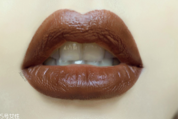 歐美妝容的步驟圖解 藍(lán)色煙熏妝讓你驚艷全場(chǎng) 歐美妝容的步驟圖解 藍(lán)色煙熏妝讓你驚艷全場(chǎng)