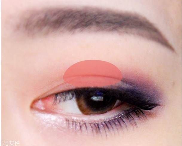 小煙熏妝的畫法步驟圖解 紫色小煙熏眼妝教程 小煙熏妝的畫法步驟圖解 紫色小煙熏眼妝教程