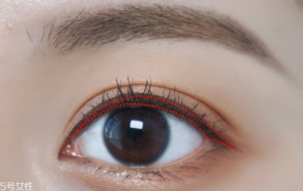 元旦約會(huì)妝容步驟畫法 優(yōu)雅又有女人味 元旦約會(huì)妝容步驟畫法 優(yōu)雅又有女人味