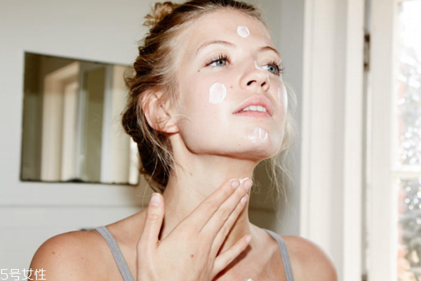 秋季怎樣挑面膜 4步輕松應對肌膚狂躁 秋季怎樣挑面膜 4步輕松應對肌膚狂躁