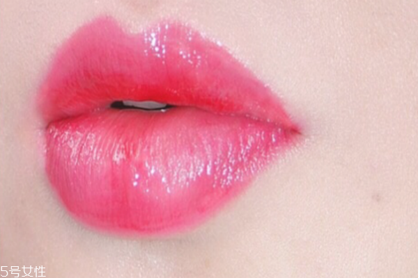 唇膏怎么涂好看圖解 漸變唇妝畫法 唇膏怎么涂好看圖解 漸變唇妝畫法