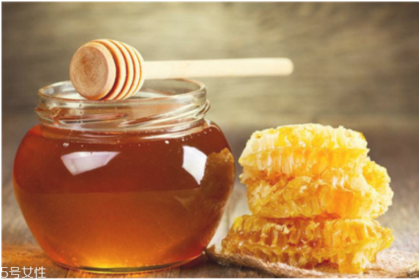 嘴角爛了可以涂蜂蜜嗎 口角炎治療方法 嘴角爛了可以涂蜂蜜嗎 口角炎治療方法